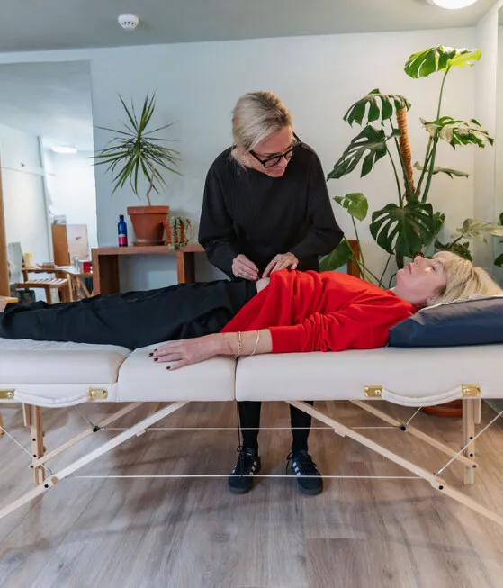Tam Handley Acupuncture in her Brighton and Hove Acupuncture clinic